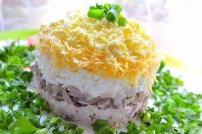 neobiknovenno-krasivij-i-vkusnij-salat-russkaya-krasavica_2.jpg