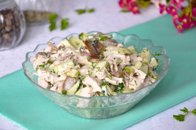 salat-kurica-griby-ogurec_1507051050_1_max.jpg